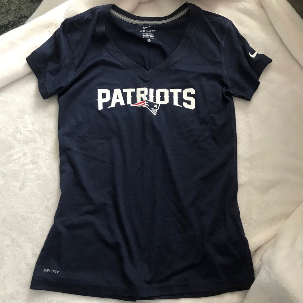 🚫SOLD on Mercari🚫NWOT Patriots Nike t-shirt
